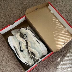 Nike Spark Sneakers with box